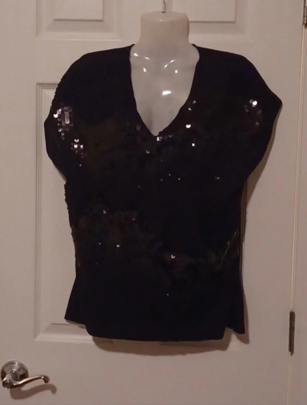 🌹Vneck sequence top - Picture 12 of 12